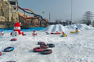南昌冰雪主題公園，6套高溫造雪機